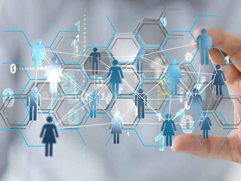 plusieurs personnes au sein d'un même réseau